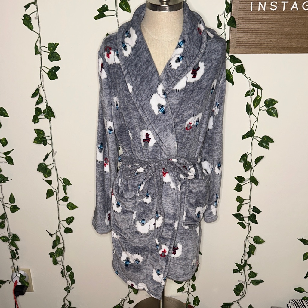 Pj Essentials Winter Sheep In Scarves And Hats Fuzzy Bathrobe